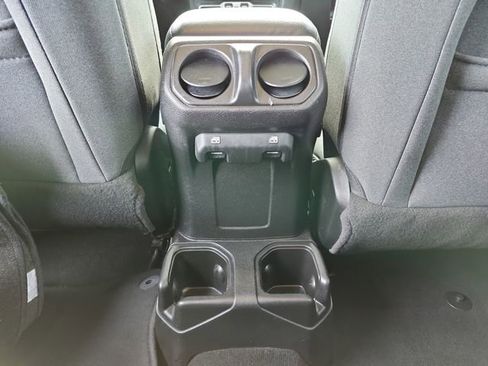 Used 2025 Jeep Gladiator Sport image 32