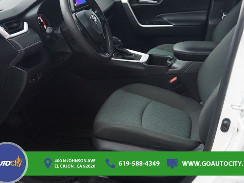 Used 2023 Toyota RAV4 XLE FWD image 9