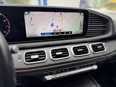 Used 2023 Mercedes-Benz GLS 450 4MATIC image 17