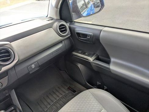 Certified 2020 Toyota Tacoma SR5 image 16