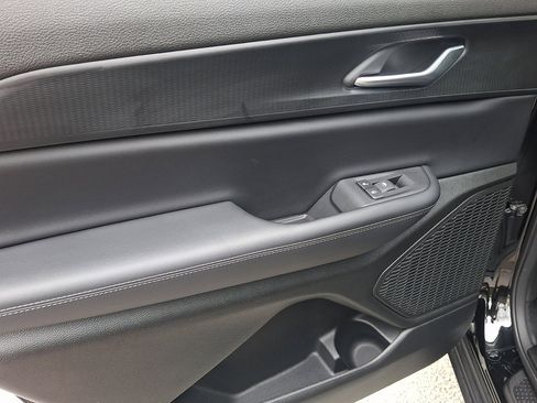 Used 2024 Jeep Grand Cherokee L Altitude image 19