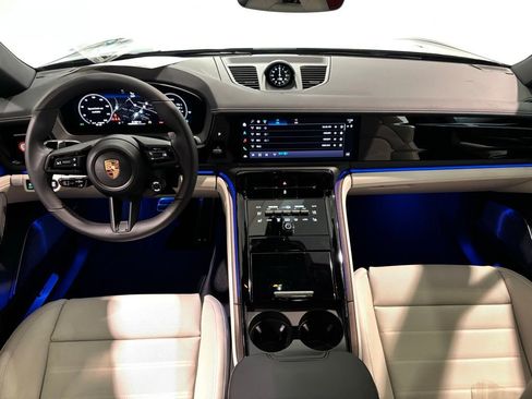 Certified 2026 Porsche Panamera 4 image 14