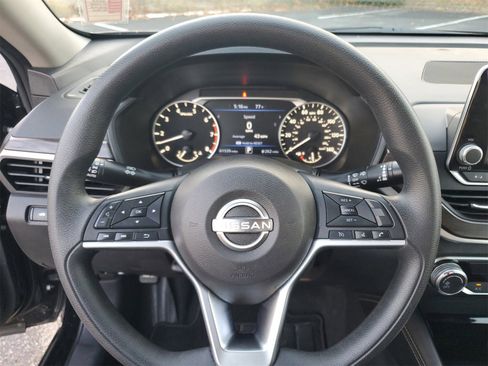 Used 2023 Nissan Altima 2.5 SV image 10