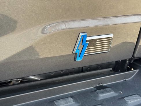 Used 2025 Ford F150 Lightning XLT image 17