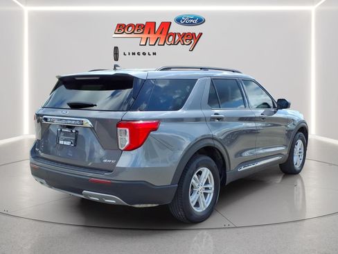 Used 2024 Ford Explorer XLT w/ Equipment Group 202A AWD/4WD image 4