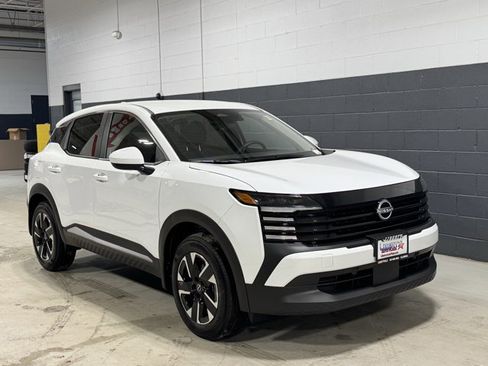 New 2025 Nissan Kicks SV w/ Illumination Package image 2