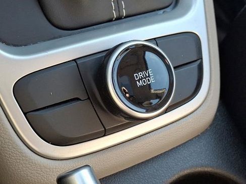 Certified 2024 Hyundai Venue SEL image 26