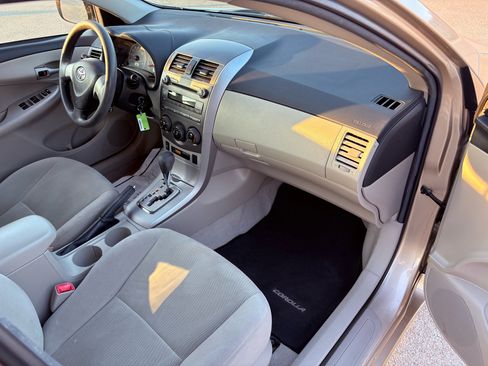 Used 2011 Toyota Corolla LE image 51