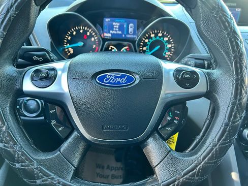 Used 2017 Ford Escape SE FWD image 18