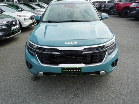 Used 2024 Kia Seltos SX w/ SX Sunroof Package AWD/4WD image 3