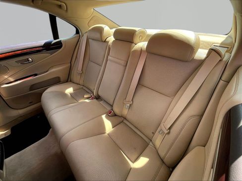 Used 2014 Lexus LS 460 AWD w/ Comfort Package image 22