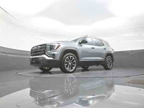Used 2026 GMC Terrain Elevation w/ Elevation Premium Package AWD/4WD image 11