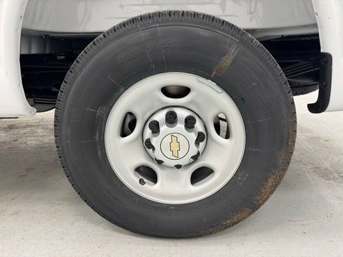 New 2026 Chevrolet Express 2500 w/ Driver Convenience Package RWD image 31