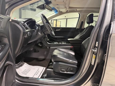 Used 2020 Ford Edge Titanium w/ Equipment Group 301A FWD image 21