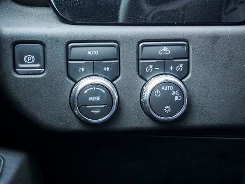 Used 2024 GMC Sierra 1500 SLE image 22