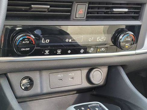 Used 2024 Nissan Rogue SV image 26