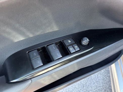 Used 2026 Toyota Camry SE FWD image 22