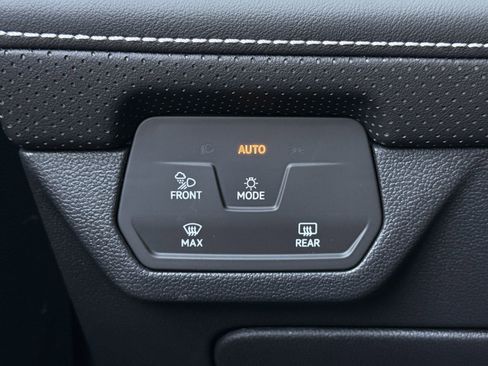 New 2026 Volkswagen Atlas SE image 18