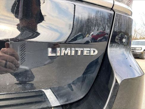 Used 2022 Jeep Grand Cherokee Limited w/ Tech Group image 27