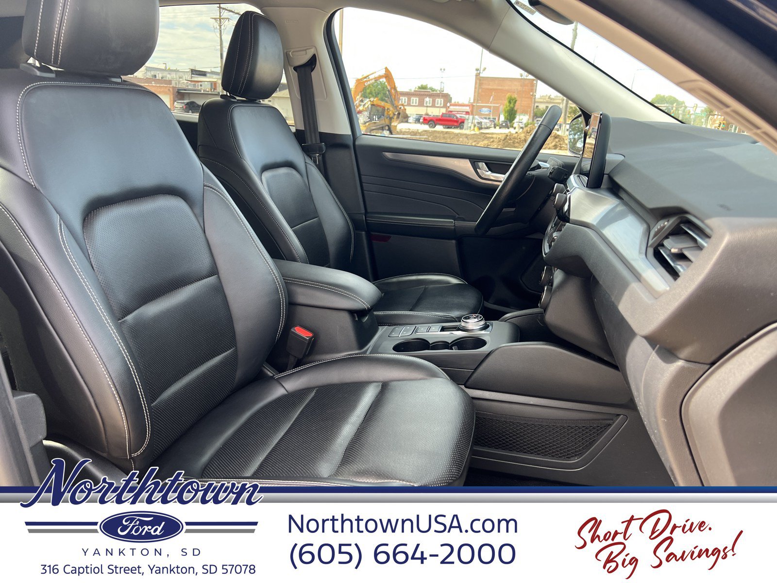 Used 2021 Ford Escape Titanium w/ Class II Trailer Tow Package AWD/4WD image 33