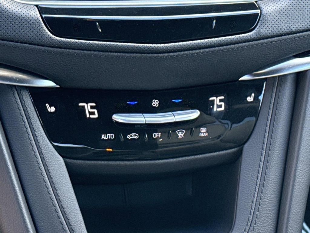 New 2025 Cadillac XT6 Luxury AWD/4WD image 22