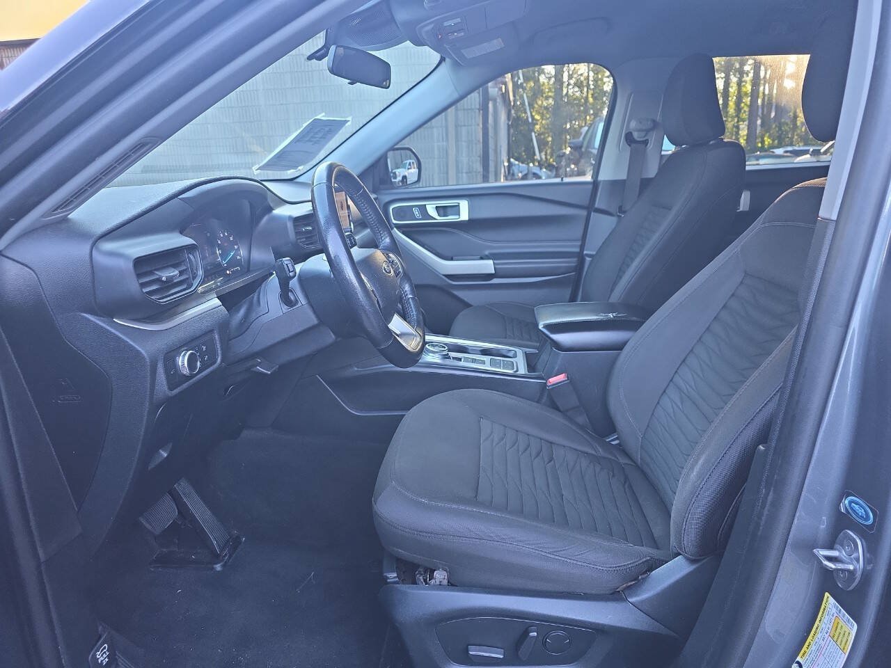 Used 2021 Ford Explorer XLT RWD image 6