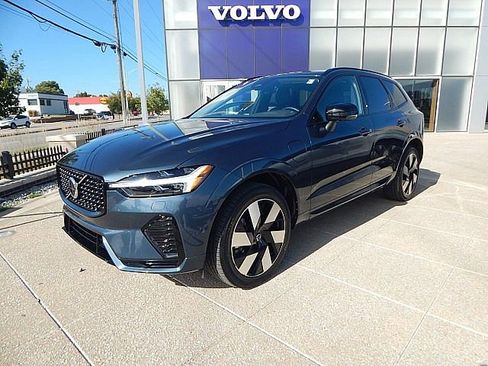 Certified 2025 Volvo XC60 T8 Plus w/ Protection Package Premier image 3