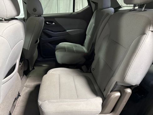 Used 2021 Chevrolet Traverse LT FWD image 19