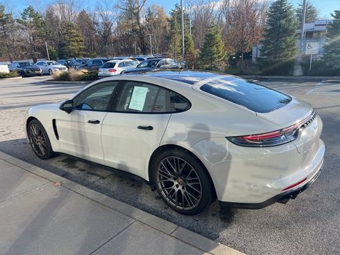 Used 2023 Porsche Panamera 4 Platinum Edition image 39