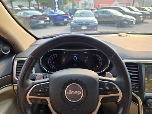 Used 2017 Jeep Grand Cherokee Limited w/ Luxury Group II AWD/4WD image 12