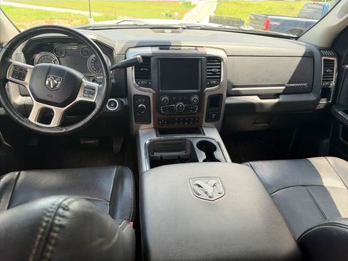 Used 2018 RAM 3500 Laramie w/ Convenience Group AWD/4WD image 17
