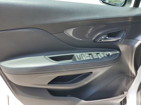 Used 2022 Buick Encore Preferred w/ Safety Package FWD image 16