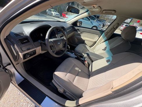 Used 2011 Ford Fusion S image 7