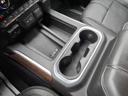 Used 2019 Chevrolet Silverado 1500 High Country image 13