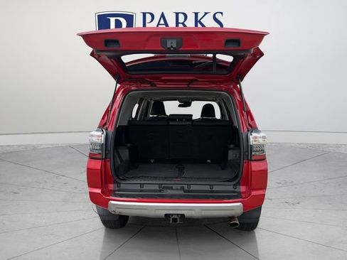 Used 2021 Toyota 4Runner TRD Off-Road Premium w/ Moonroof Package AWD/4WD image 19