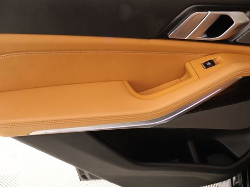 Used 2026 BMW X5 xDrive40i w/ M Sport Package AWD/4WD image 18