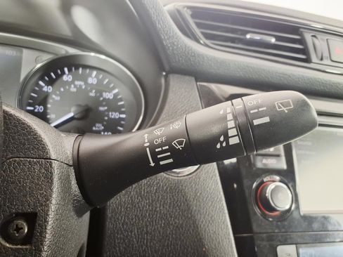 Used 2019 Nissan Rogue SL AWD/4WD image 17