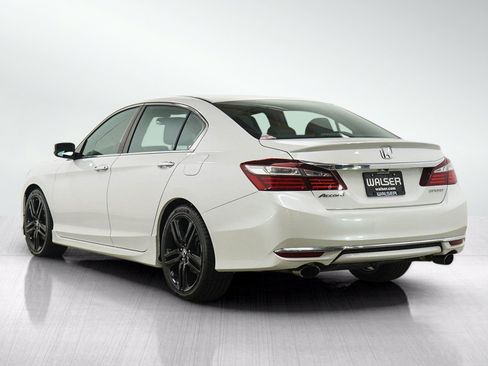 Used 2016 Honda Accord Sport image 3