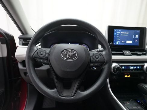 Used 2023 Toyota RAV4 XLE AWD/4WD image 4