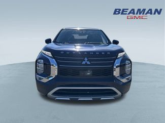 Used 2023 Mitsubishi Outlander SE video 2