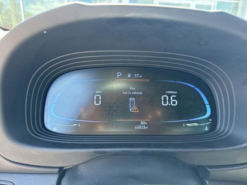 Used 2023 Hyundai Venue Limited image 19