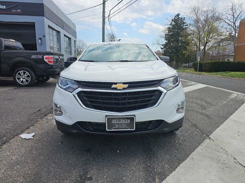 Used 2018 Chevrolet Equinox LS image 2