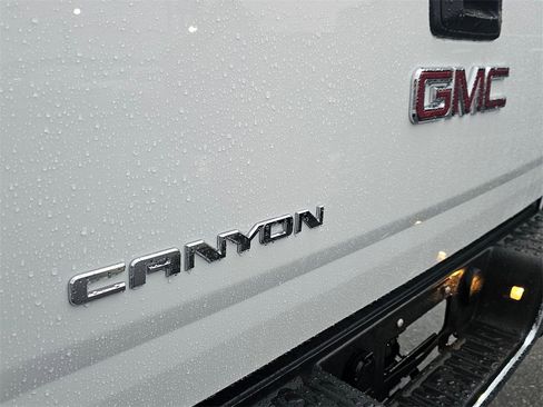 Used 2015 GMC Canyon SLE w/ SLE Convenience Package image 15
