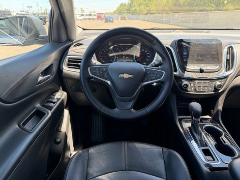 Used 2023 Chevrolet Equinox Premier AWD/4WD image 16