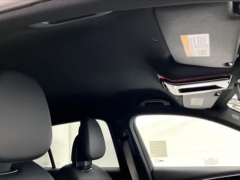 Used 2026 Mercedes-Benz GLC 300 image 28