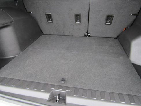 Used 2023 Chevrolet Equinox LT w/ Driver Convenience Package image 11