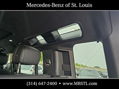 Used 2025 Land Rover Defender 110 V8 AWD/4WD image 15