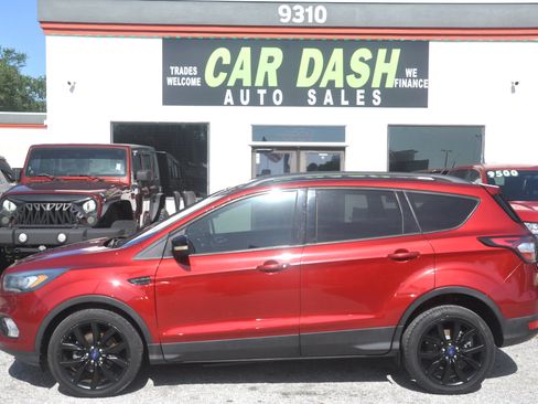 Used 2017 Ford Escape Titanium FWD image 3