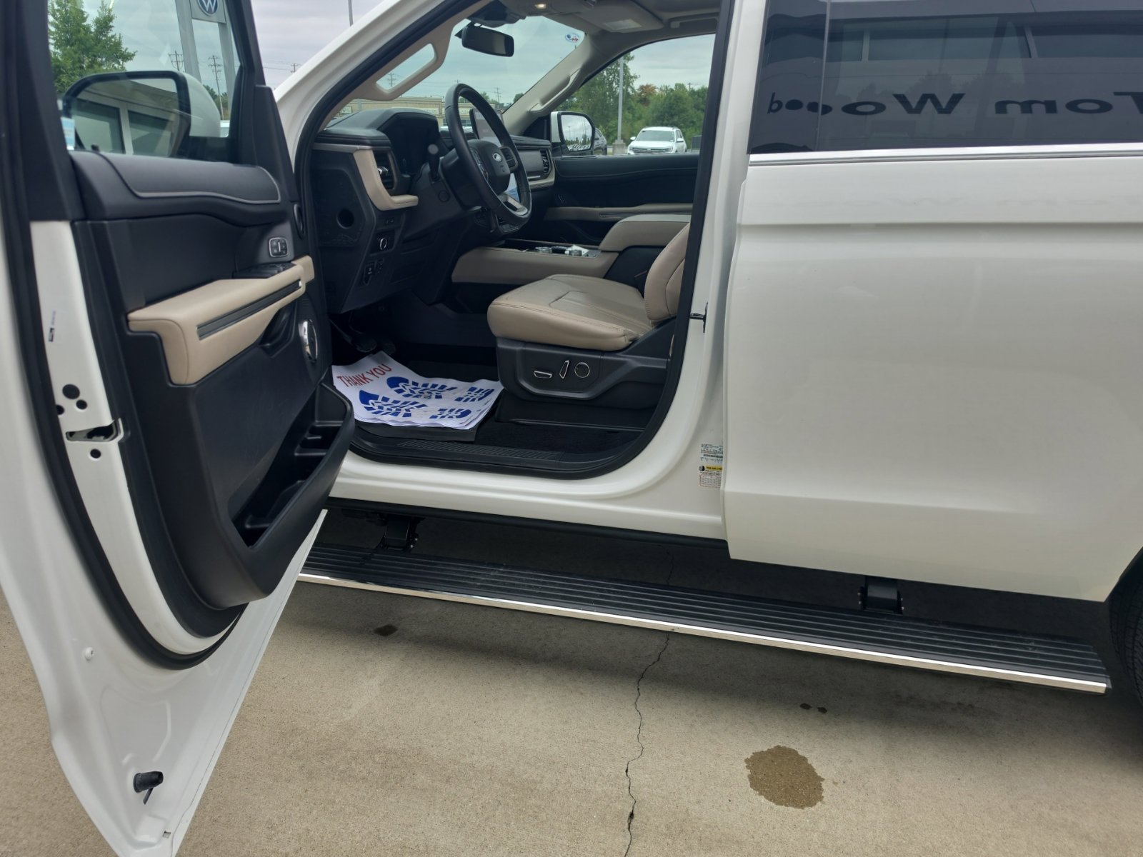 Used 2023 Ford Expedition Limited AWD/4WD image 22