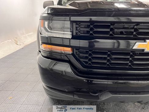 Used 2018 Chevrolet Silverado 1500 Custom w/ Custom Value Package RWD image 10